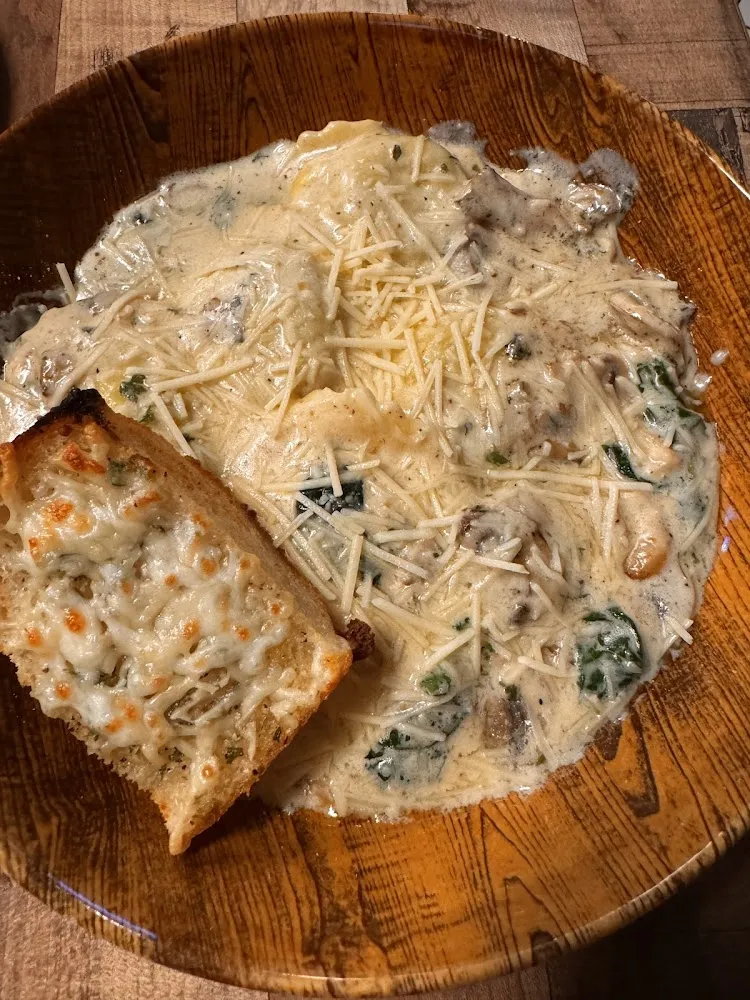 Spinach Mushroom Ravioli with Garlic Bread